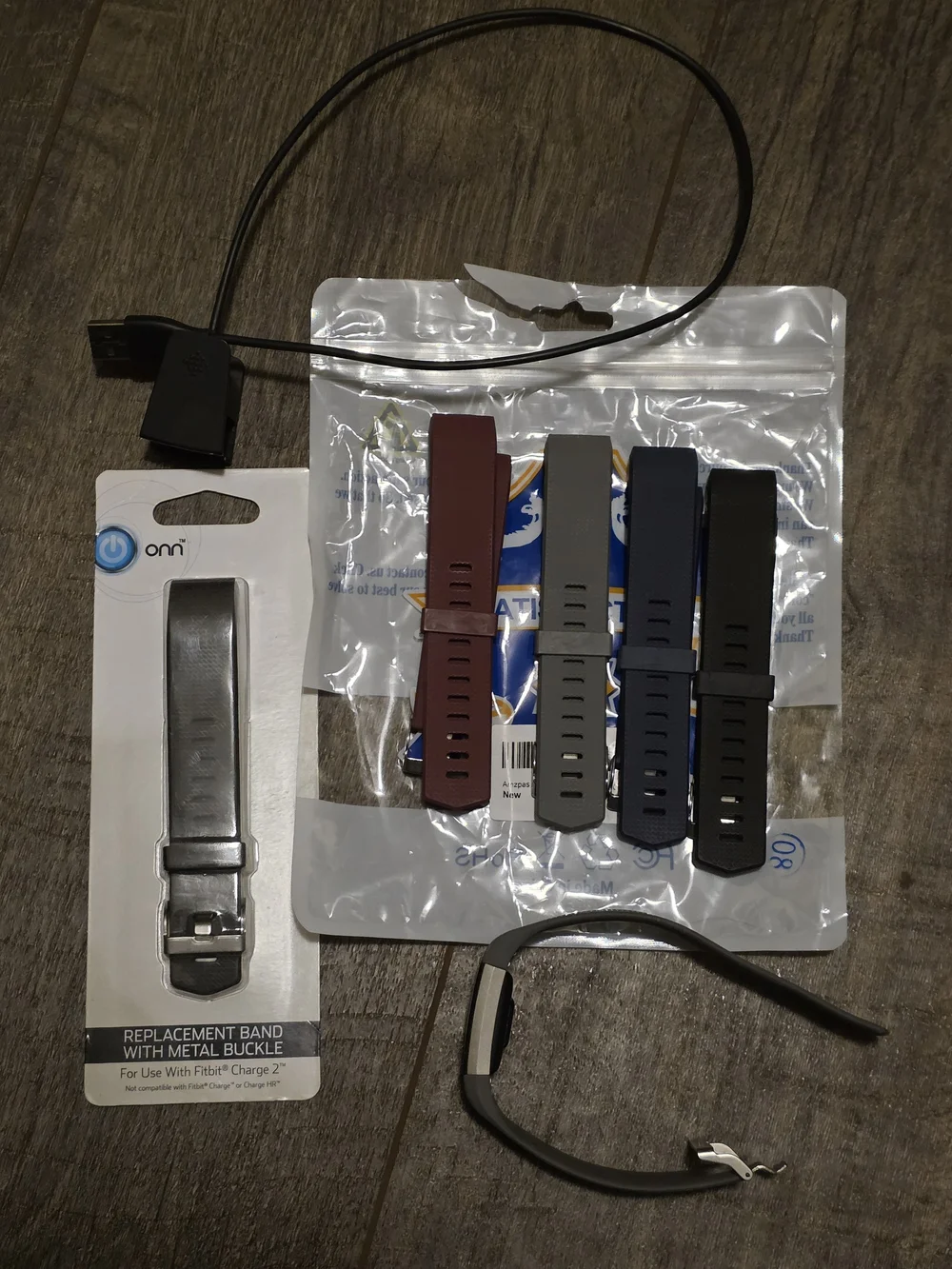FITBIT Charge 2 with 5 NEW Replacement Bands